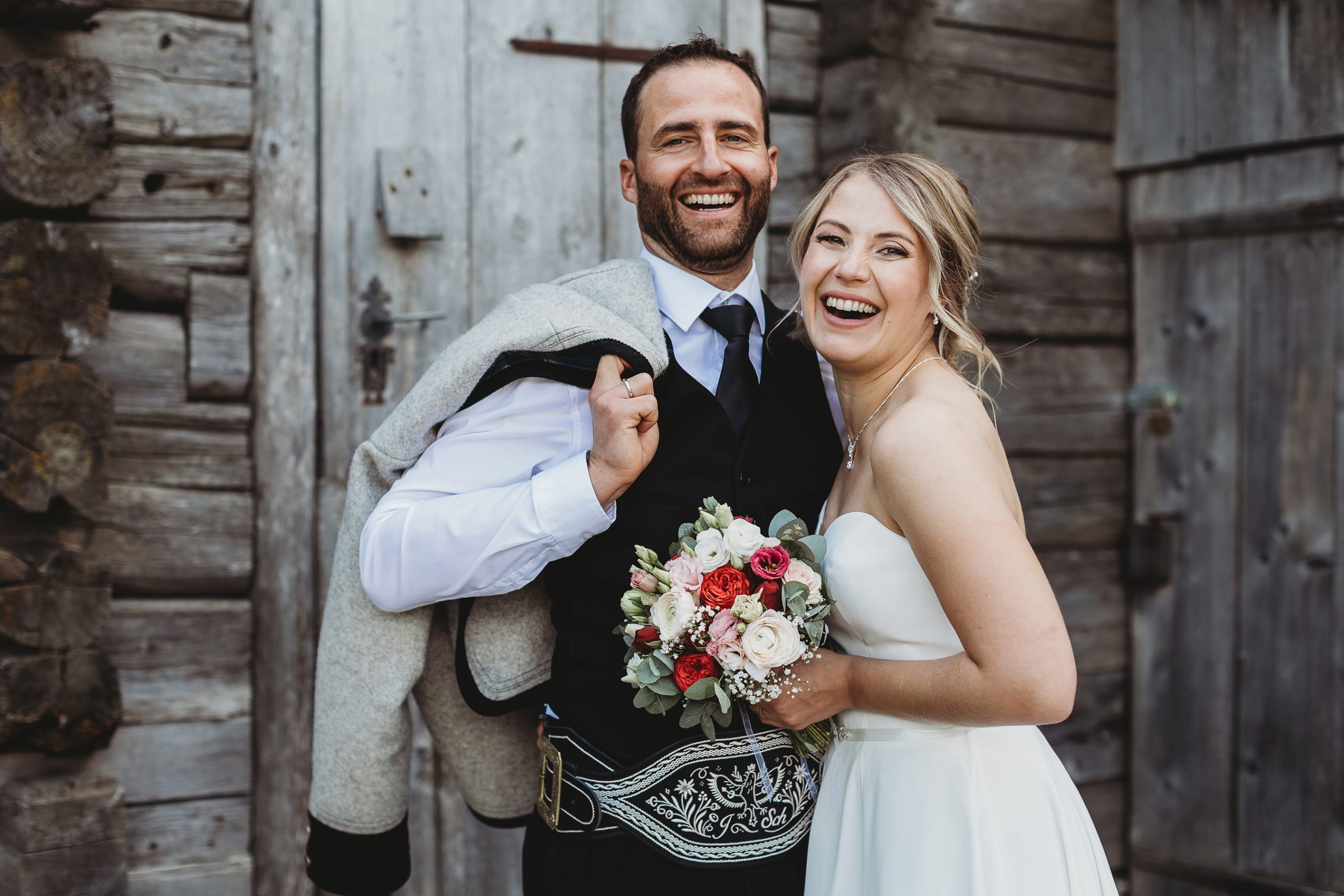 HochzeitsfotografZillertal_natuerlicheHochzeitsfotos_dieLichtbildnerei